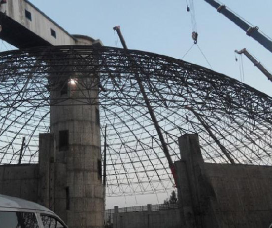 崇左网架分条或分块安装法